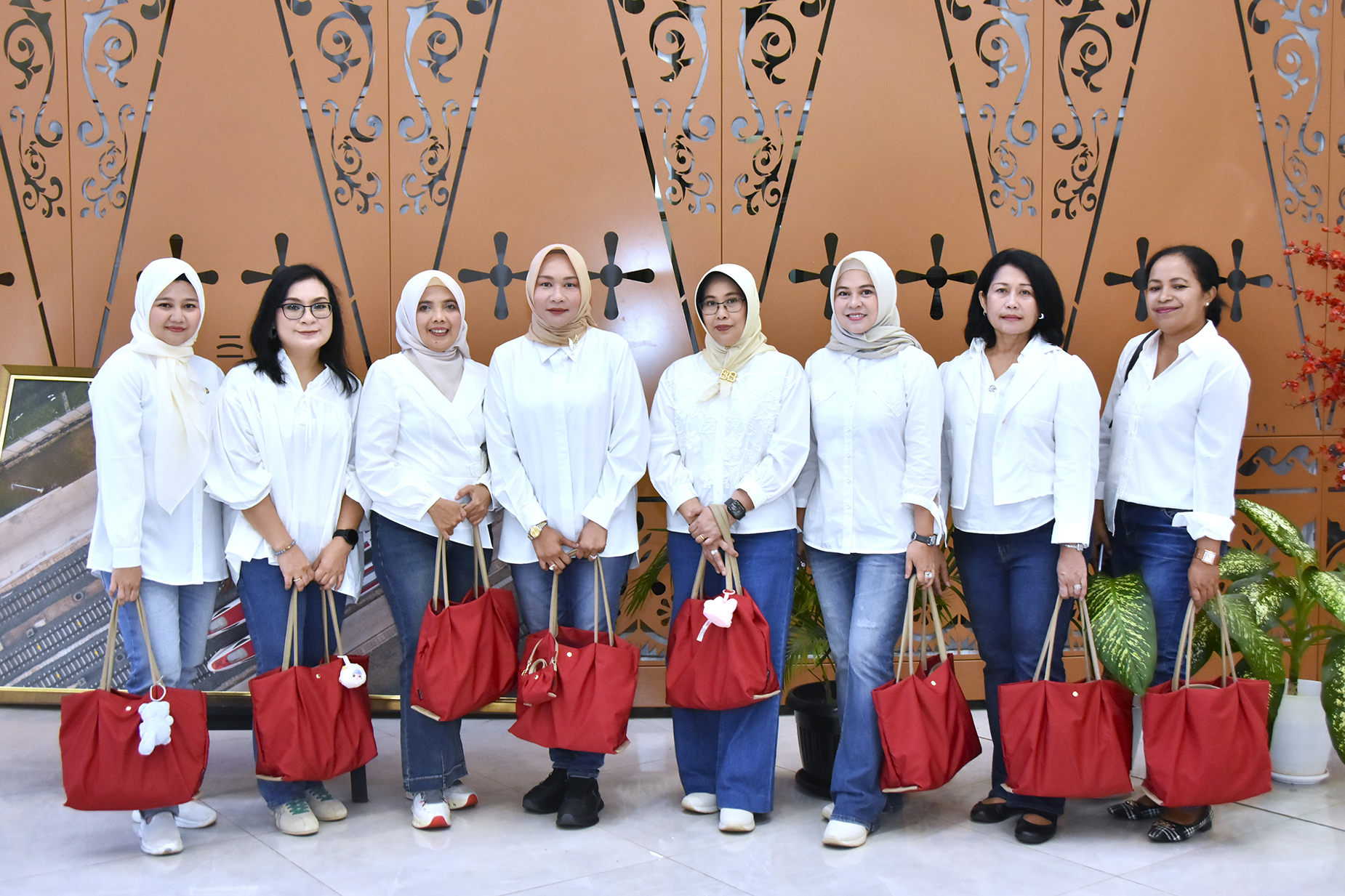 KUNJUNGAN KERJA  IKKT PWA CAB 12 PUSKU TNI